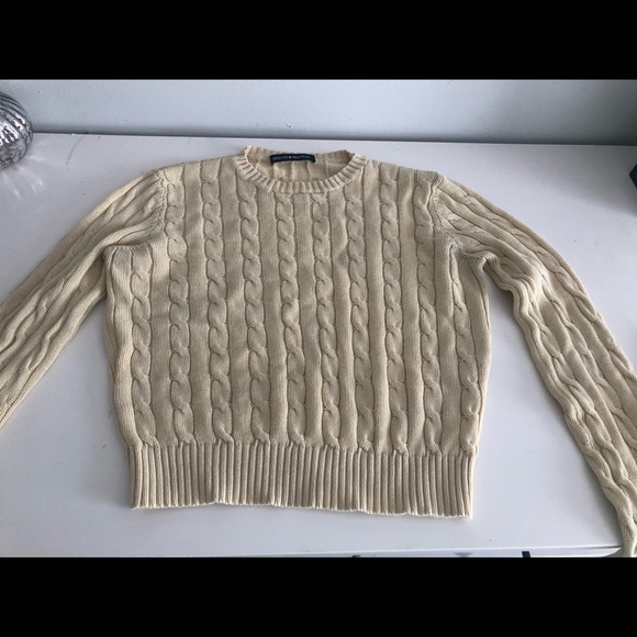 brandy melville olsen sweater - Picture 3 of 4